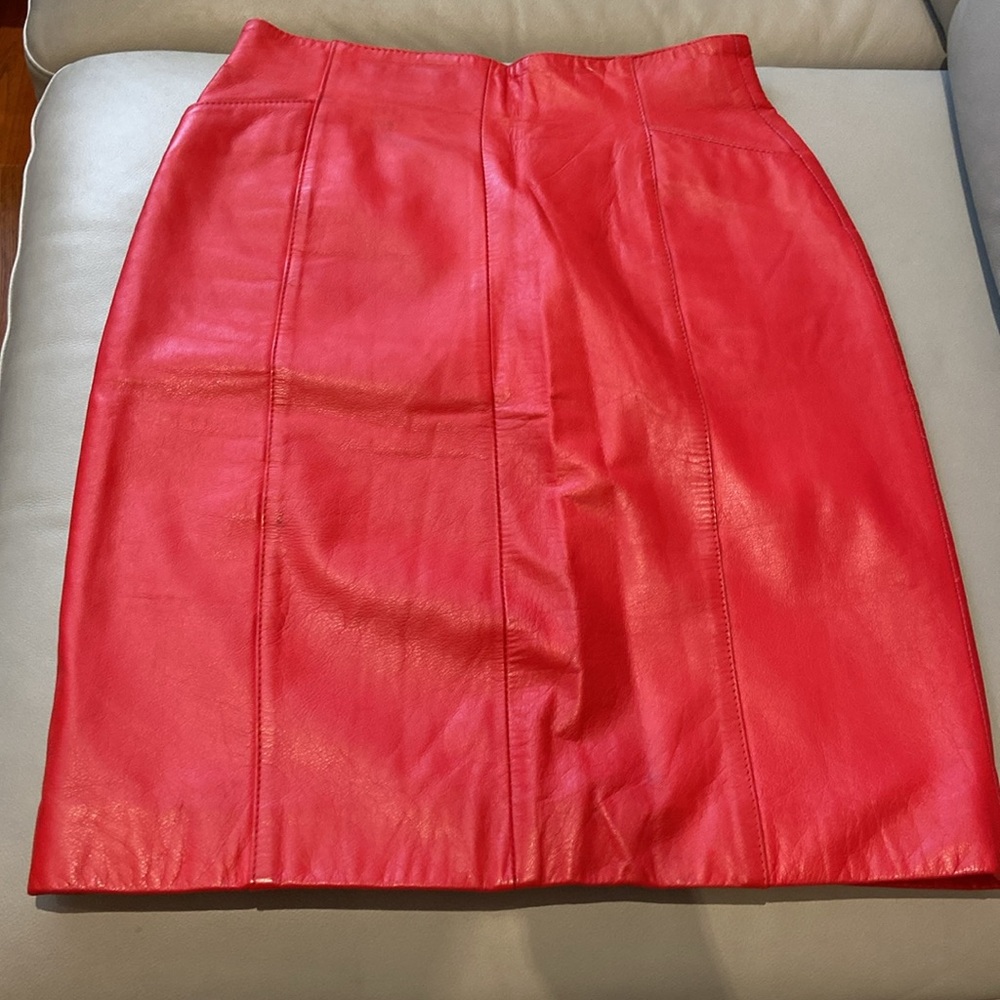 Wilson’s red leather skirt ladies size 2.